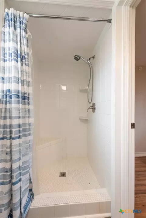 205 N Mesquite Ave, Luling, TX 78648 photo 26