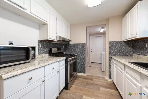 205 N Mesquite Ave, Luling, TX 78648 photo 8