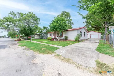205 N Mesquite Ave, Luling, TX 78648 photo 33