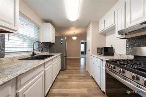 205 N Mesquite Ave, Luling, TX 78648 photo 9