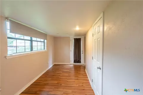 205 N Mesquite Ave, Luling, TX 78648 photo 23