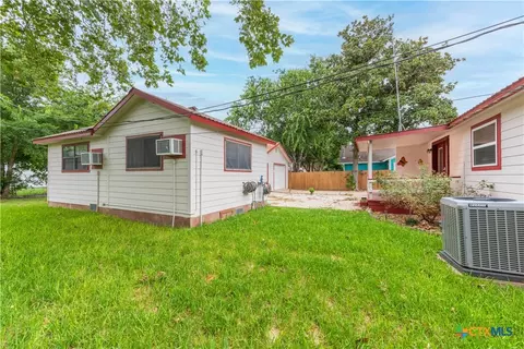 205 N Mesquite Ave, Luling, TX 78648 photo 27