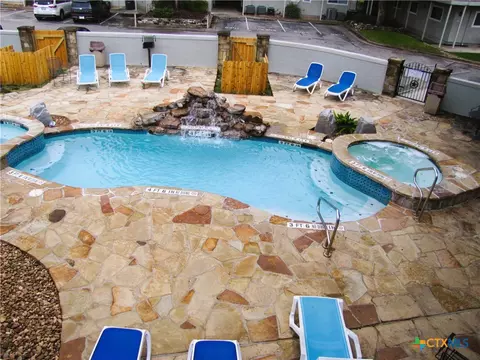 730 E Mather St #J203, New Braunfels, TX 78130
