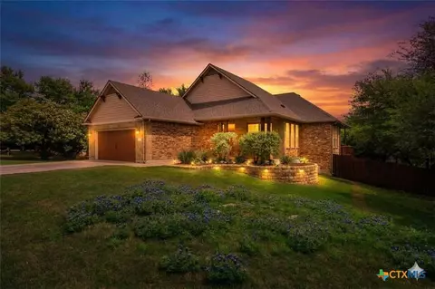 2402 Twin Ridge Ct, Belton, TX 76513