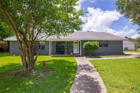 701 Morning Glory Ln, Victoria, TX 77904