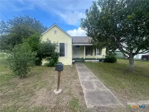 205 S Valley St, Cuero, TX 77954