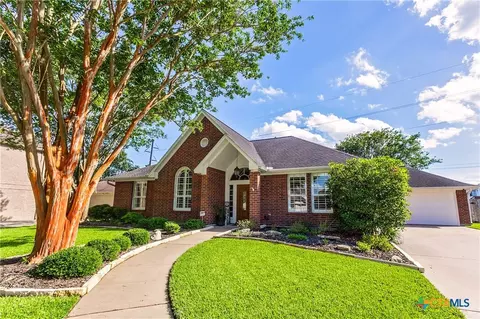 309 Whitechurch Ln, Victoria, TX 77904