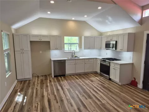 1650 Fairview Dr, Rockdale, TX 76567