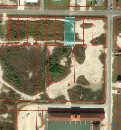 4 W Maple St, Port O'connor, TX 77982