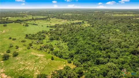 337 Private Road 1015, Hallettsville, TX 77964