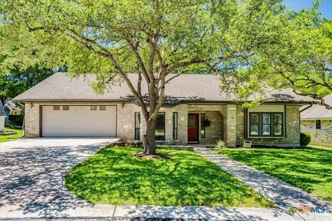 2132 Northcrest Dr, New Braunfels, TX 78130