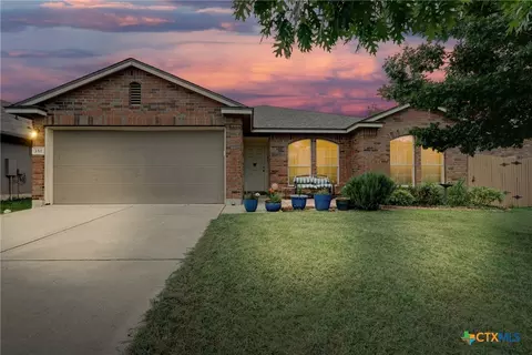 351 Foster Ln, Jarrell, TX 76537