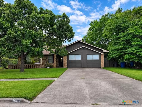 1602 Nimitz Cir, Killeen, TX 76543
