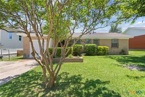 905 S 40th St, Temple, TX 76501