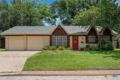 740 Willowick Dr, Port Lavaca, TX 77979