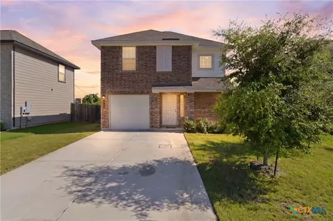 604 Saxon St, Seguin, TX 78155