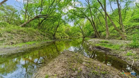 2427 S Fm 234, Edna, TX 77957