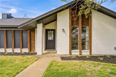 2566 Southwinds Dr, Lorena, TX 76655