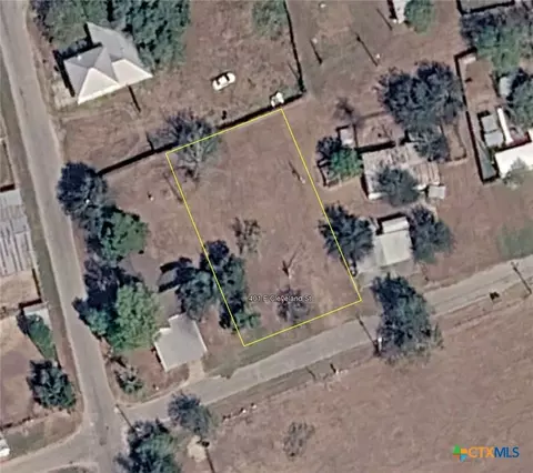 401 E Cleveland St, Cuero, TX 77954