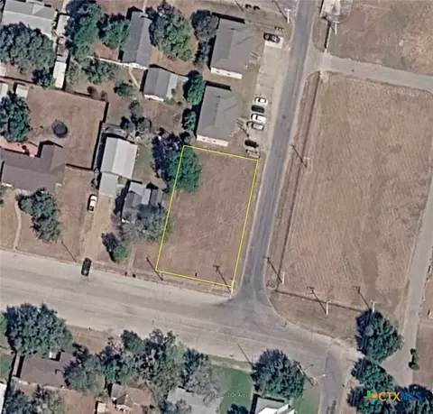 610 E Ruess Blvd, Cuero, TX 77954
