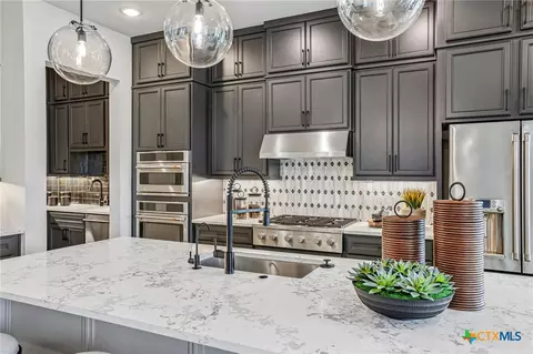 Kitchen - 325 Ridgeway Dr, Georgetown, TX 78628 photo 2 of 5