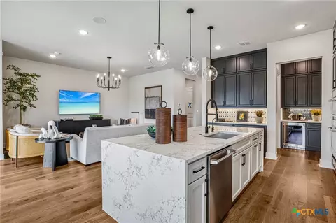 Kitchen - 325 Ridgeway Dr, Georgetown, TX 78628 photo 4 of 5