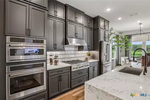 Kitchen - 325 Ridgeway Dr, Georgetown, TX 78628 photo 3 of 5