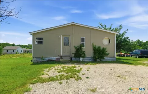411 Summit Dr, Kyle, TX 78640