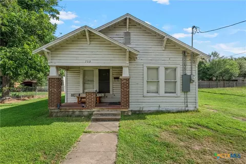 Exterior - 709 E 18th St, Cameron, TX 76520 photo 2 of 7