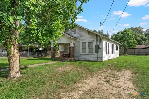 Exterior - 709 E 18th St, Cameron, TX 76520 photo 6 of 7