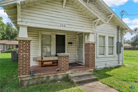Exterior - 709 E 18th St, Cameron, TX 76520 photo 3 of 7