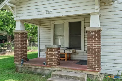 Exterior - 709 E 18th St, Cameron, TX 76520 photo 4 of 7