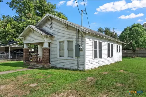 Exterior - 709 E 18th St, Cameron, TX 76520 photo 7 of 7
