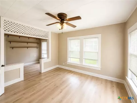 Living - 709 E 18th St, Cameron, TX 76520 photo 1 of 3