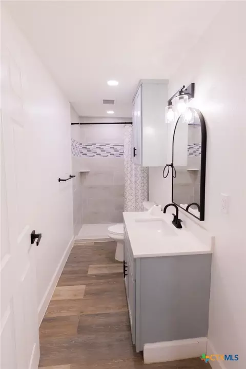 Bath - 310 E Second St, Cuero, TX 77954 photo 5 of 7
