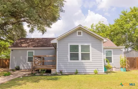 310 E Second St, Cuero, TX 77954