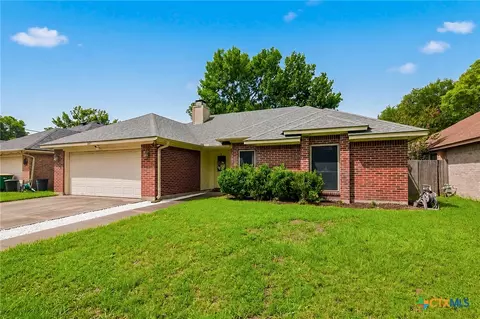 217 Spur Dr, Victoria, TX 77904