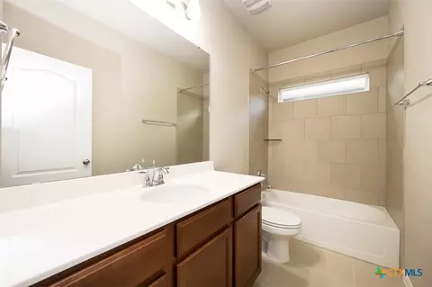 Bath - 6148 Wheaton Loop, Temple, TX 76502 photo 2 of 2