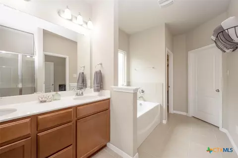 Bath - 6148 Wheaton Loop, Temple, TX 76502 photo 1 of 3