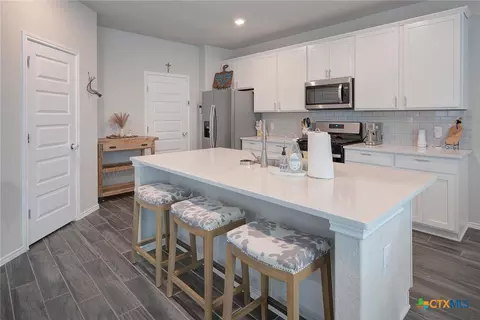 152 Honey Oak Ln, New Braunfels, TX 78130