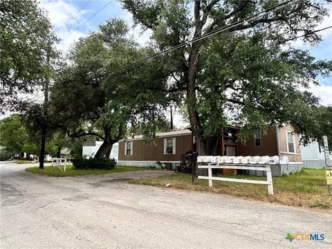 1712 Hofheinz St, San Marcos, TX 78666