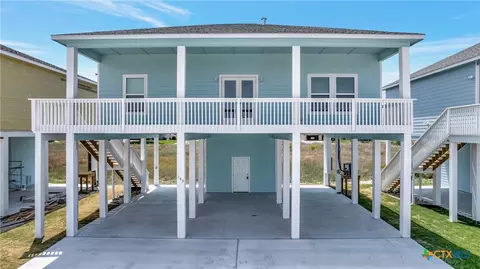 143 Paradise Dr, Rockport, TX 78382
