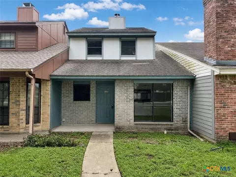 104 Maplewood Dr #A, Victoria, TX 77901