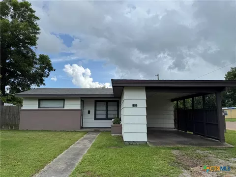 1701 E Mimosa Ave, Victoria, TX 77901