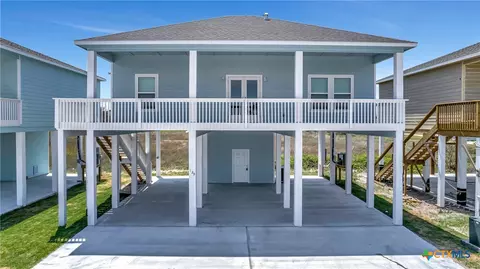 139 Paradise Dr, Rockport, TX 78382