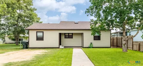 606 E Prairie St, Cuero, TX 77954