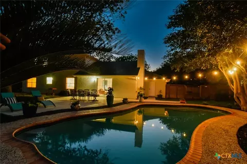 145 Bobwhite Trl, Seguin, TX 78155