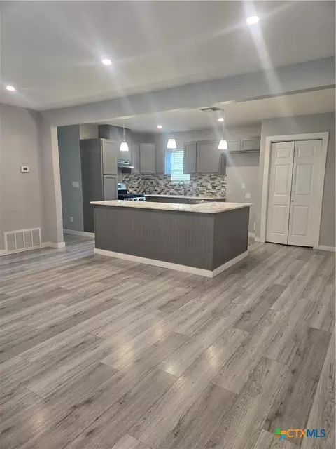 2201 E Colorado St, Victoria, TX 77901