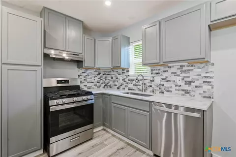 2201 E Colorado St, Victoria, TX 77901