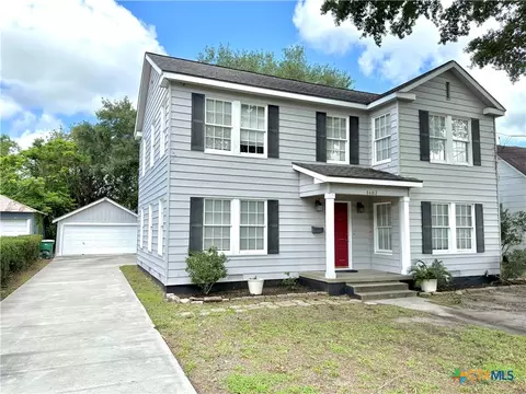 1403 N Bridge St, Victoria, TX 77901